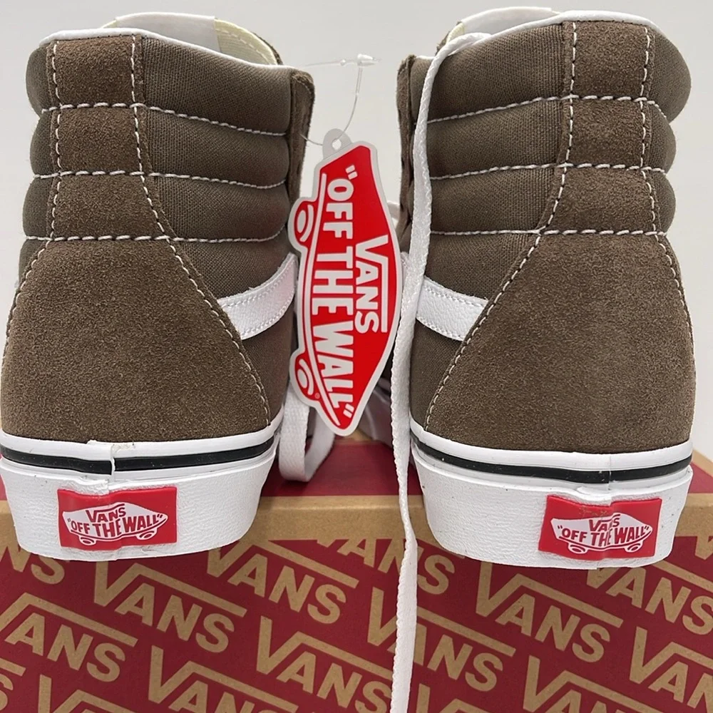 Vans WMNS Sk8-Hi Color Theory Walnut
VN0007NP1NU
Sneakers - Picture 13 of 16